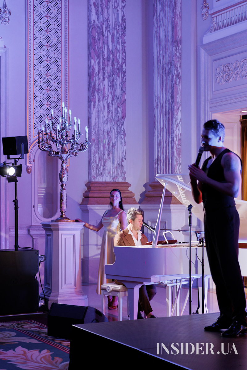 Благотворительный вечер музыки и поэзии «Любовь среди сирен» в Fairmont Grand Hotel Kyiv