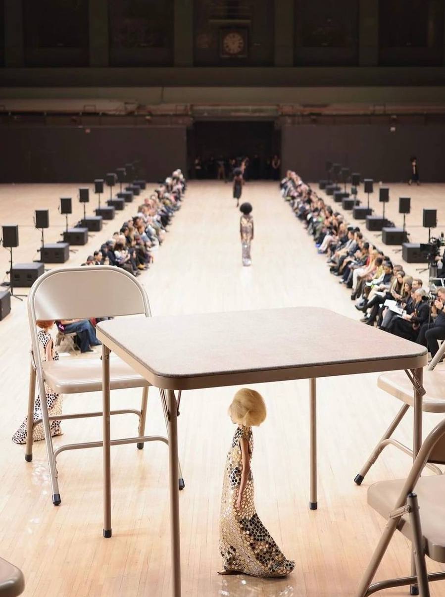 Marc Jacobs создал особую коллекцию в честь 40-летия бренда