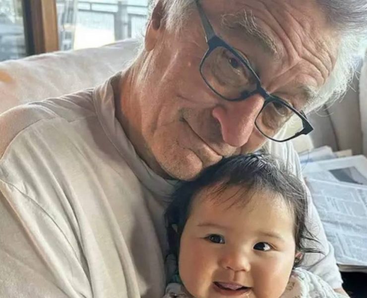 Роберт Де Ніро показав фото 10-місячної доньки