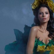 «Воин Света»: Виктория Апанасенко показала национальный наряд для конкурса «Мисс Вселенная» – 2022