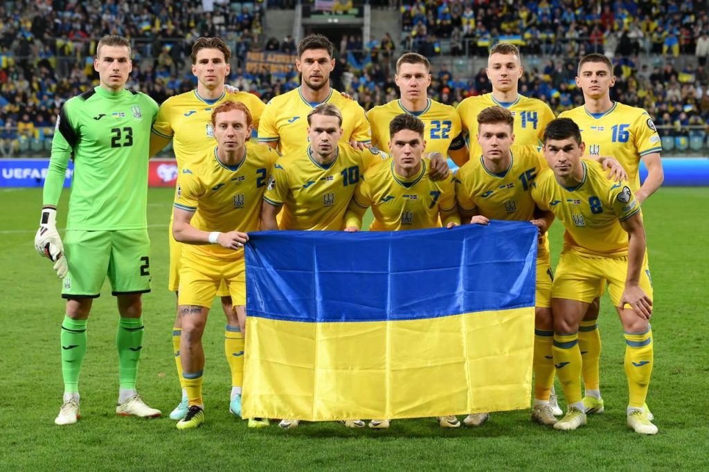 Україна виборола путівку на «Євро — 2024»: збірну вітають відомі українці