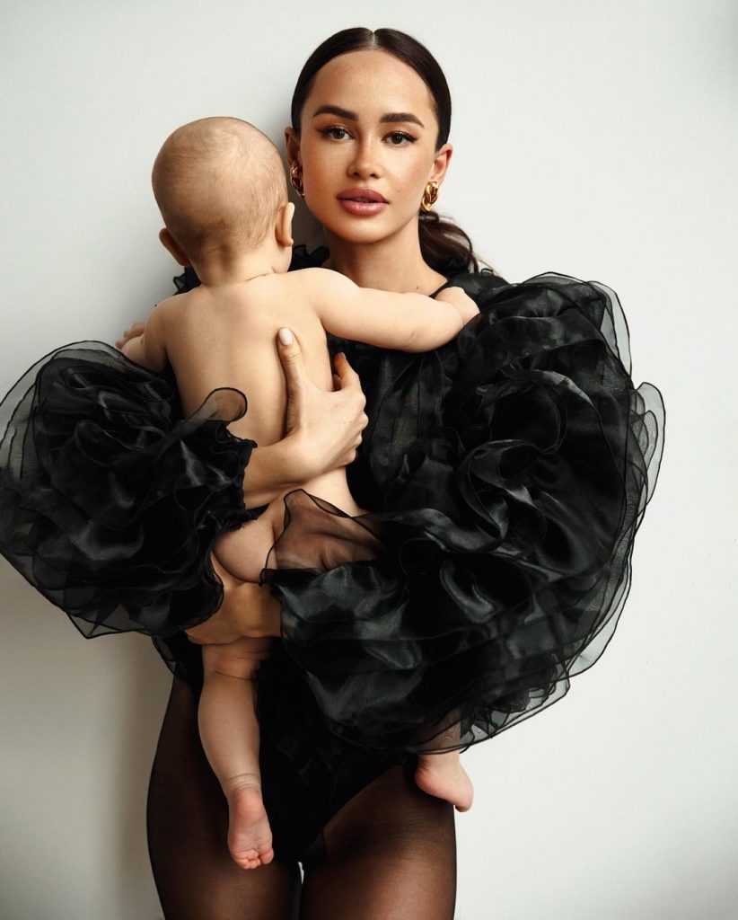 Будни мамы: Таня Парфильева показала стильные фотографии с сыном