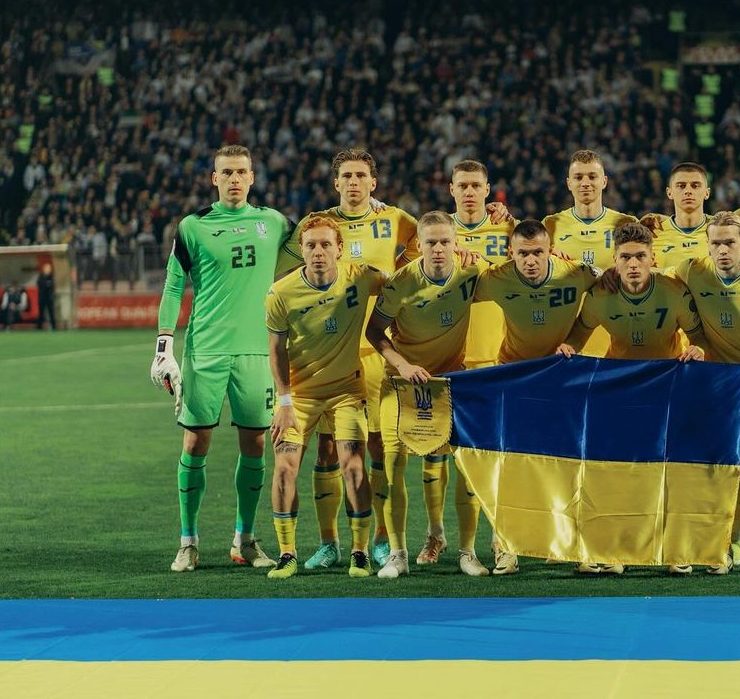 Украина завоевала путевку на «Евро — 2024»: сборную поздравляют известные украинцы