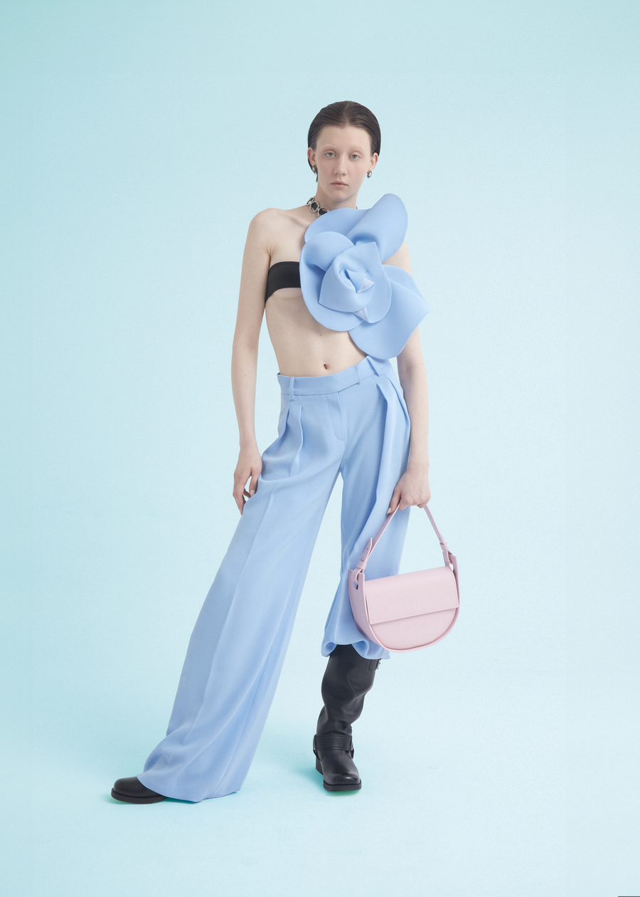Дизайнерки Надя Дзяк та Аліса Гришаєва разом створили сумку Arc Nadi bag