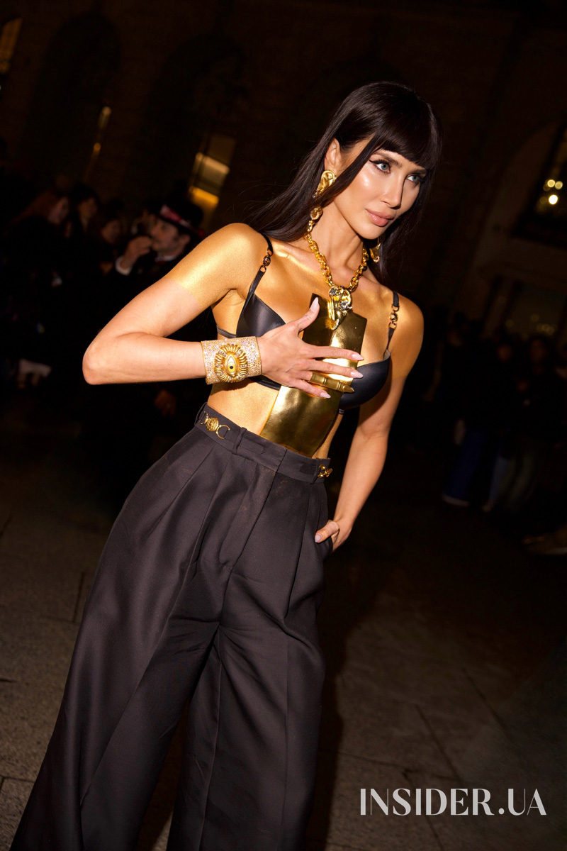 Streetstyle: Леоні Ганне та інші гості шоу Schiaparelli в об’єктиві Ірини Нестеренко