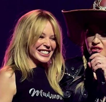 Носители: Мадонна в кастомной шляпе Baginskiy спела с Кайли Миноуг в кастомной шляпе