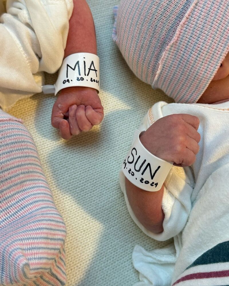 Знакомьтесь, Мия и Сан: Симон Порт Жакмюс стал отцом близнецов