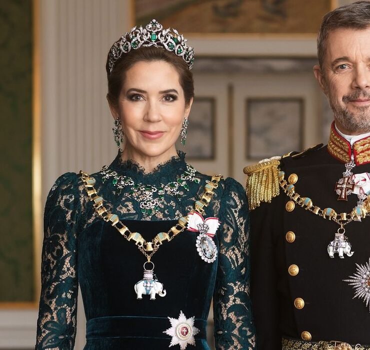 Король і королева Данії представили свій перший офіційний портрет