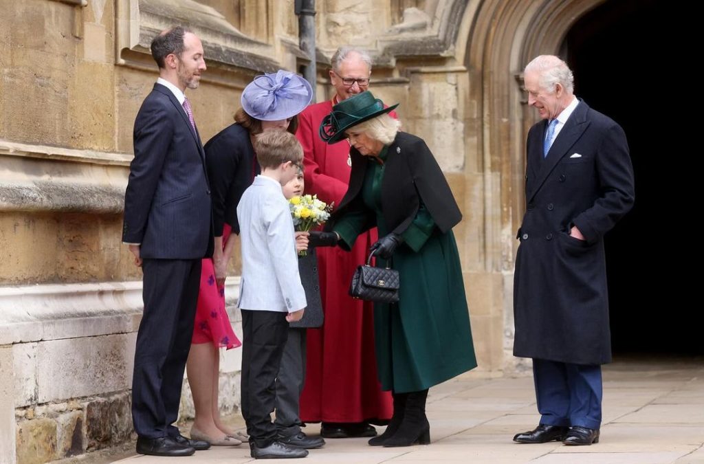 Король Карл III посетил пасхальную службу без Кейт и Уильяма