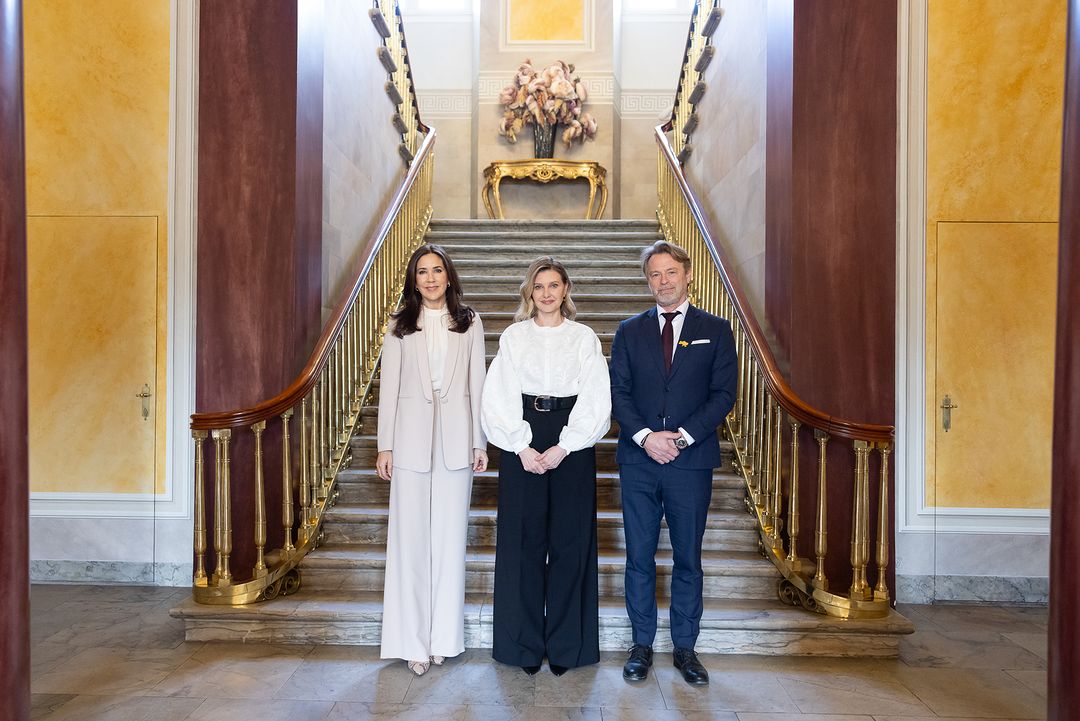 Елена Зеленская встретилась с королевой Дании: рассматриваем ее черно-белый образ