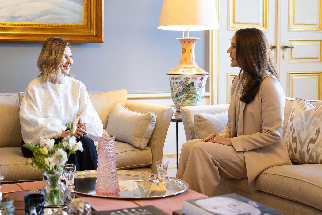 Елена Зеленская встретилась с королевой Дании: рассматриваем ее черно-белый образ