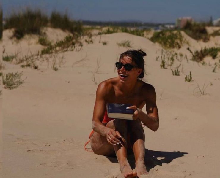 Марина Бех показала спекотні кадри з пляжу у Португалії