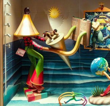 Украинский художник Владимир Манжос оформил витрины бутика Hermes