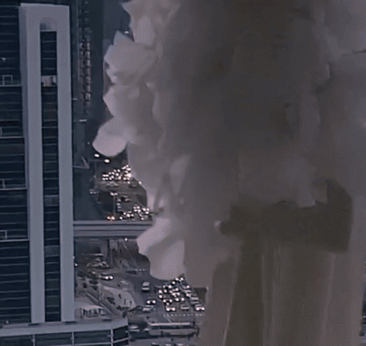Носії: Леоні Ганне у сукні Bevza на тлі хмарочосів Дубаю