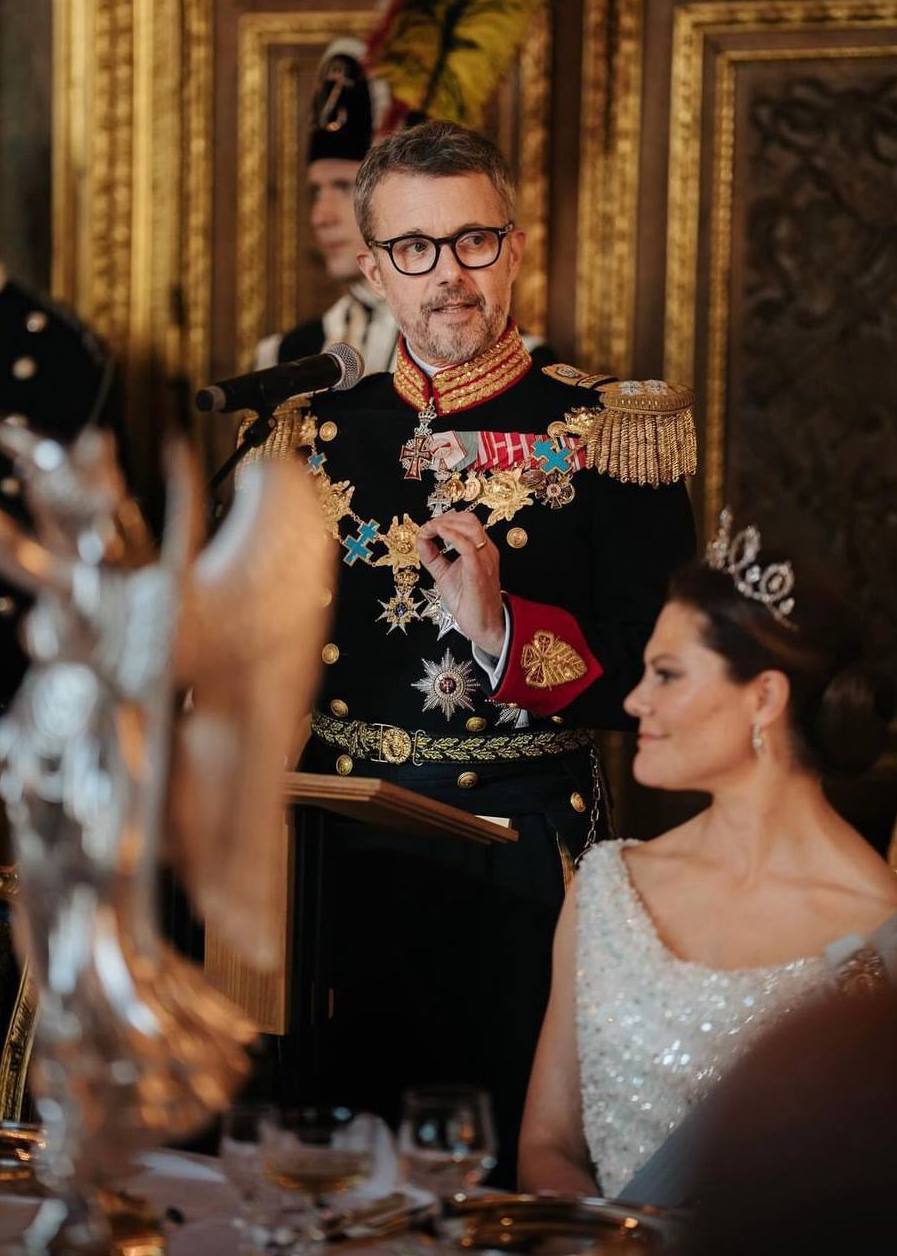 Король і королева Данії здійснили свій перший закордонний візит