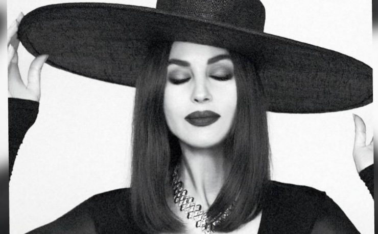 Моніка Бeлуччі на обкладинці Harper’s Bazaar у капелюсі Baginskiy