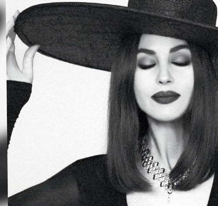 Носії: Моніка Бeлуччі на обкладинці Harper’s Bazaar у капелюсі Baginskiy
