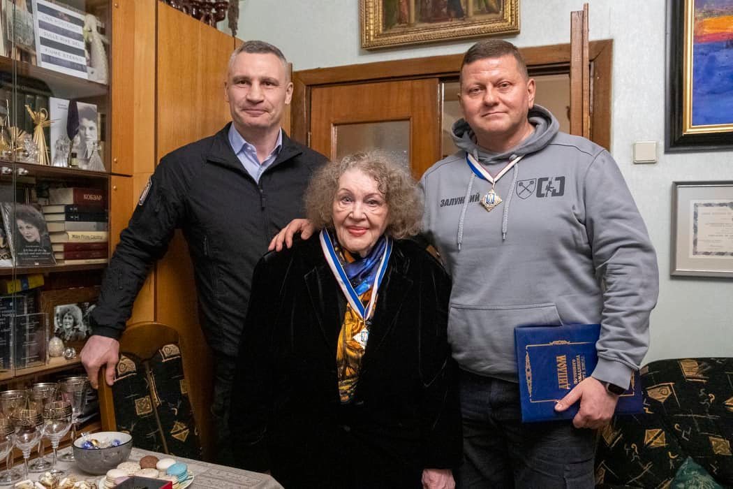 Ліні Костенко і Валерію Залужному надали звання «Почесного громадянина Києва»