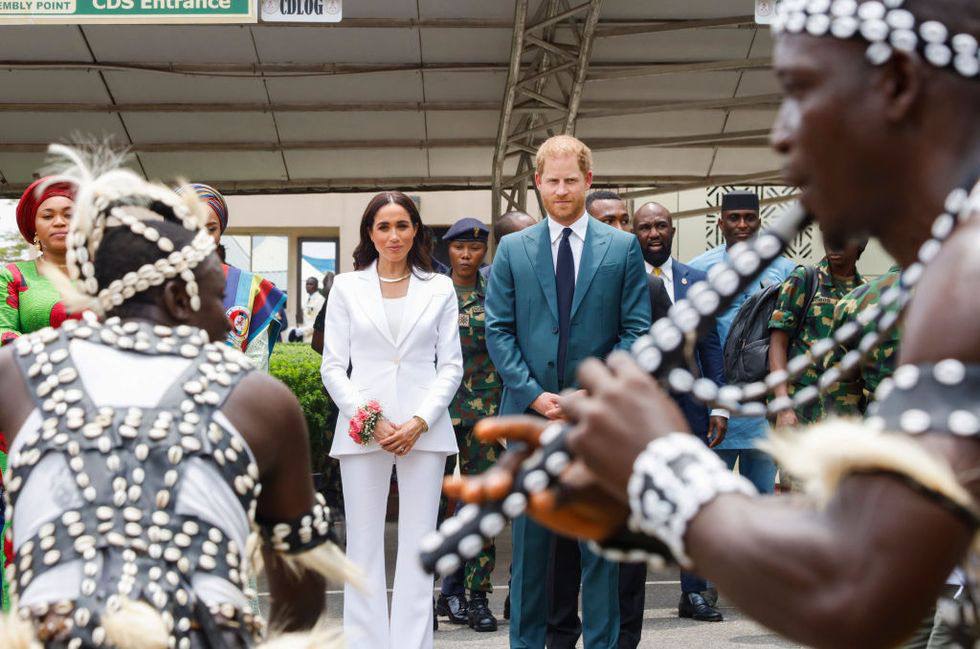 Принц Гарри и Меган Маркл отправились в турне по Нигерии