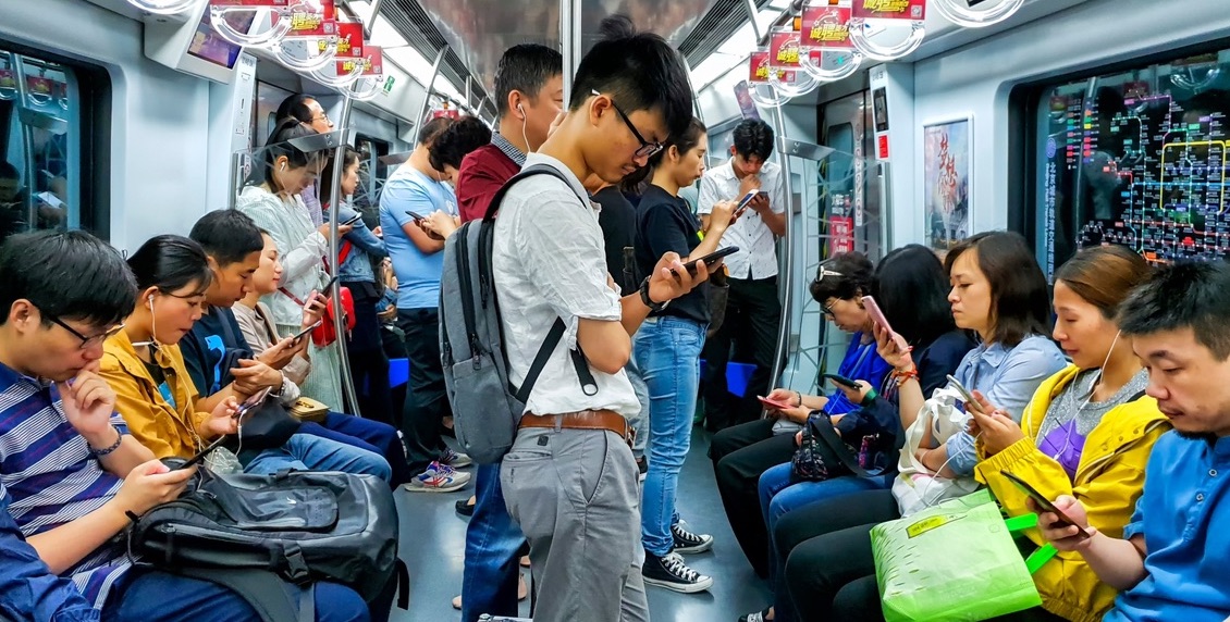 Соцсети Китая удаляют контент, показывающий роскошную жизнь