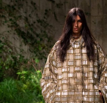 Полупрозрачные платья и бахрома в новой круизной коллекции Gucci