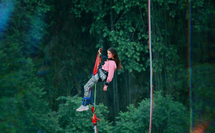 Екстремально: Ангеліна Усанова показала свій відпочинок у Непалі