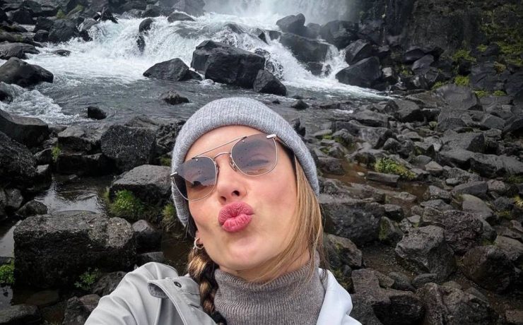 Алессандра Амброссіо показала свої канікули в Ісландії