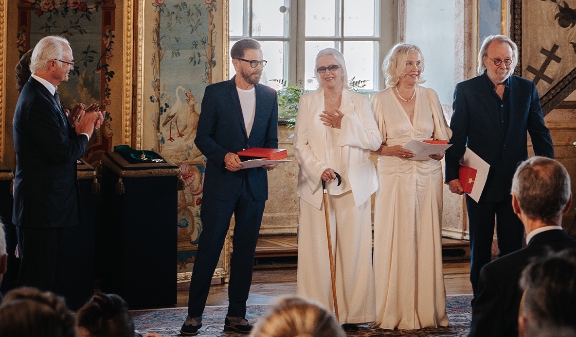Группу АВВА наградили Королевским орденом Швеции