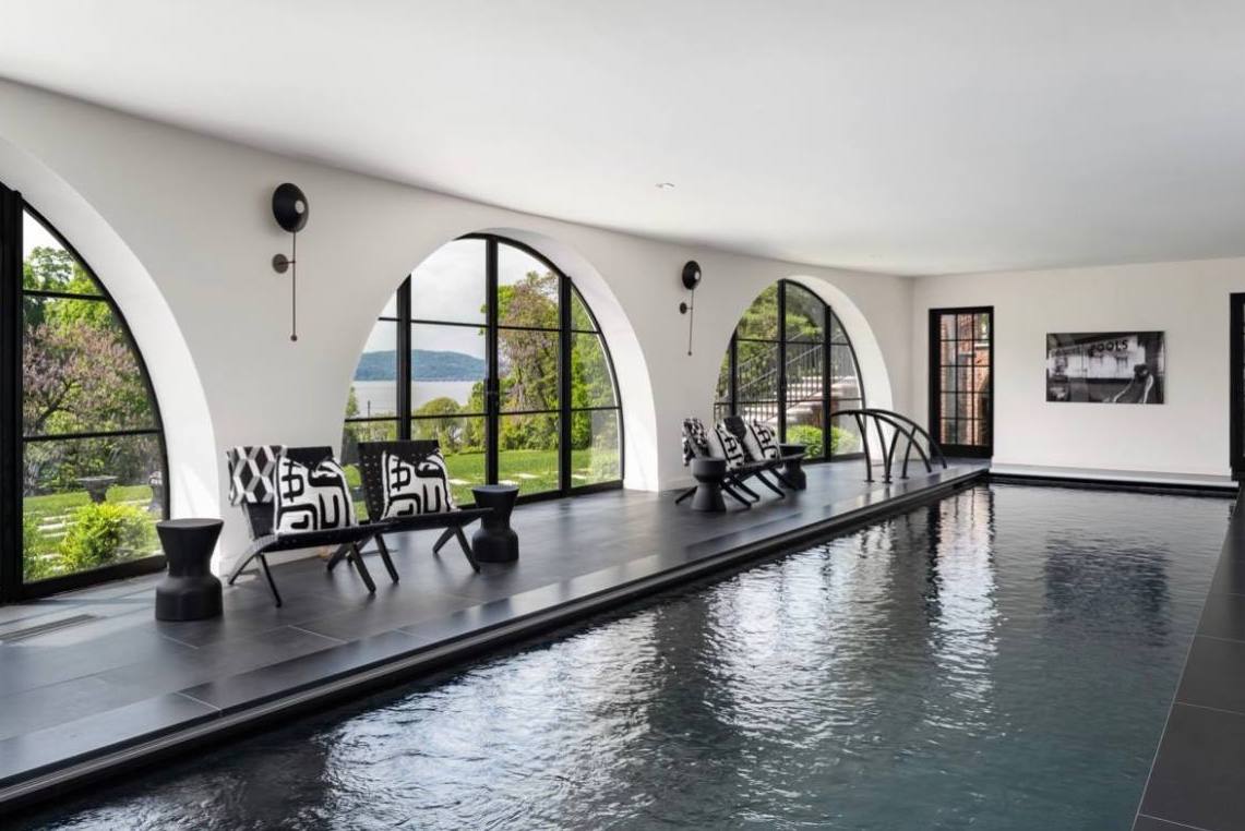 Кетрін Зета-Джонс і Майкл Дуглас продають родинний маєток за $12 мільйонів