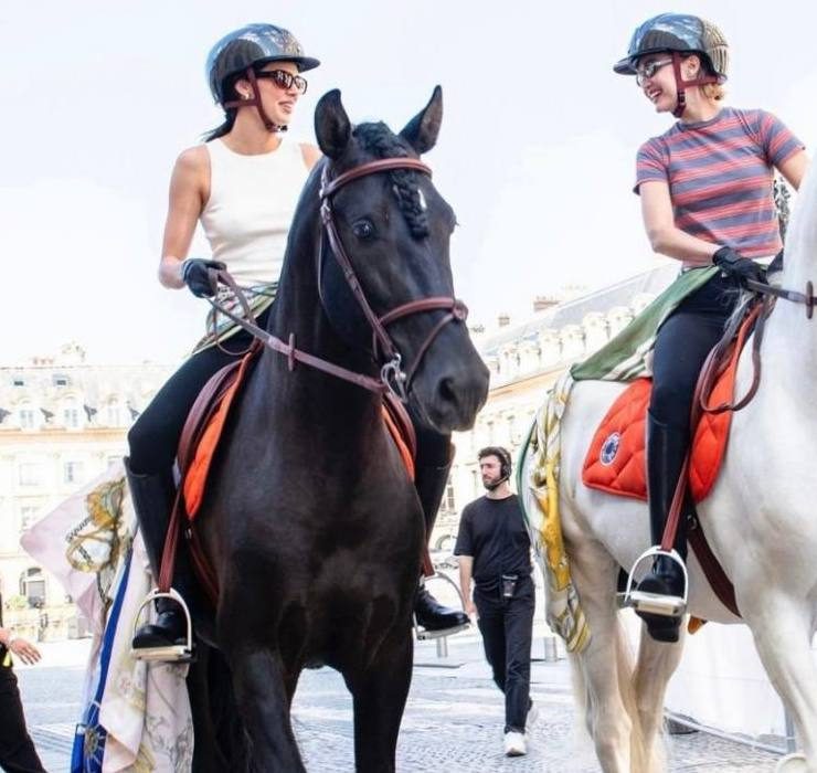 Епатажний Джаред Лето, Хадід і Дженнер на конях: як минув Vogue World у Парижі