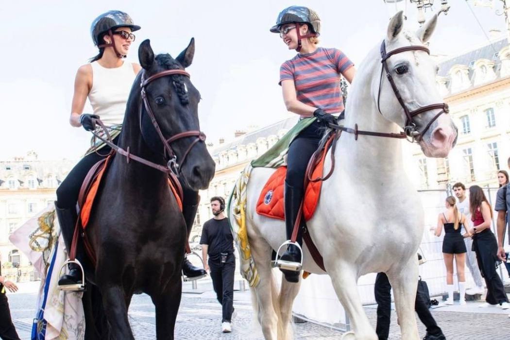 Эпатажный Джаред Лето, Хадид и Дженнер на лошадях: как прошел Vogue World в Париже