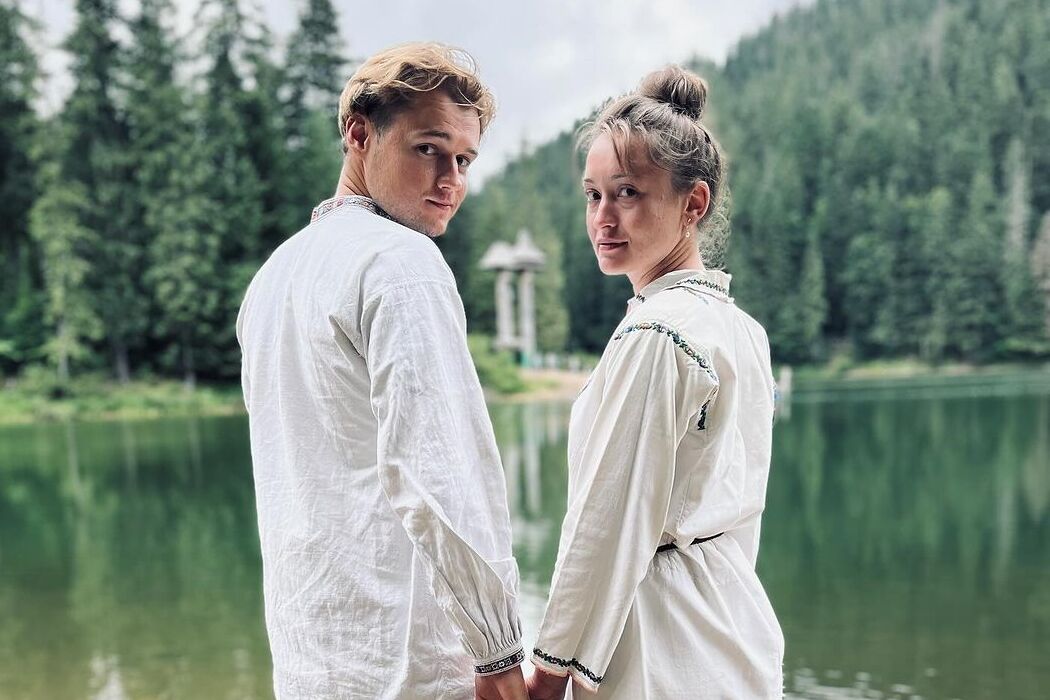 Звезда «Перших ластівок» Олег Гоцуляк сделал предложение своей любимой на свадьбе друзей