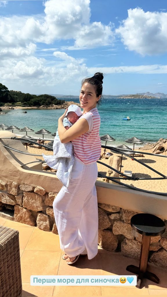 «Первое море для сынишки»: Иванна Онуфрийчук в семейном отпуске