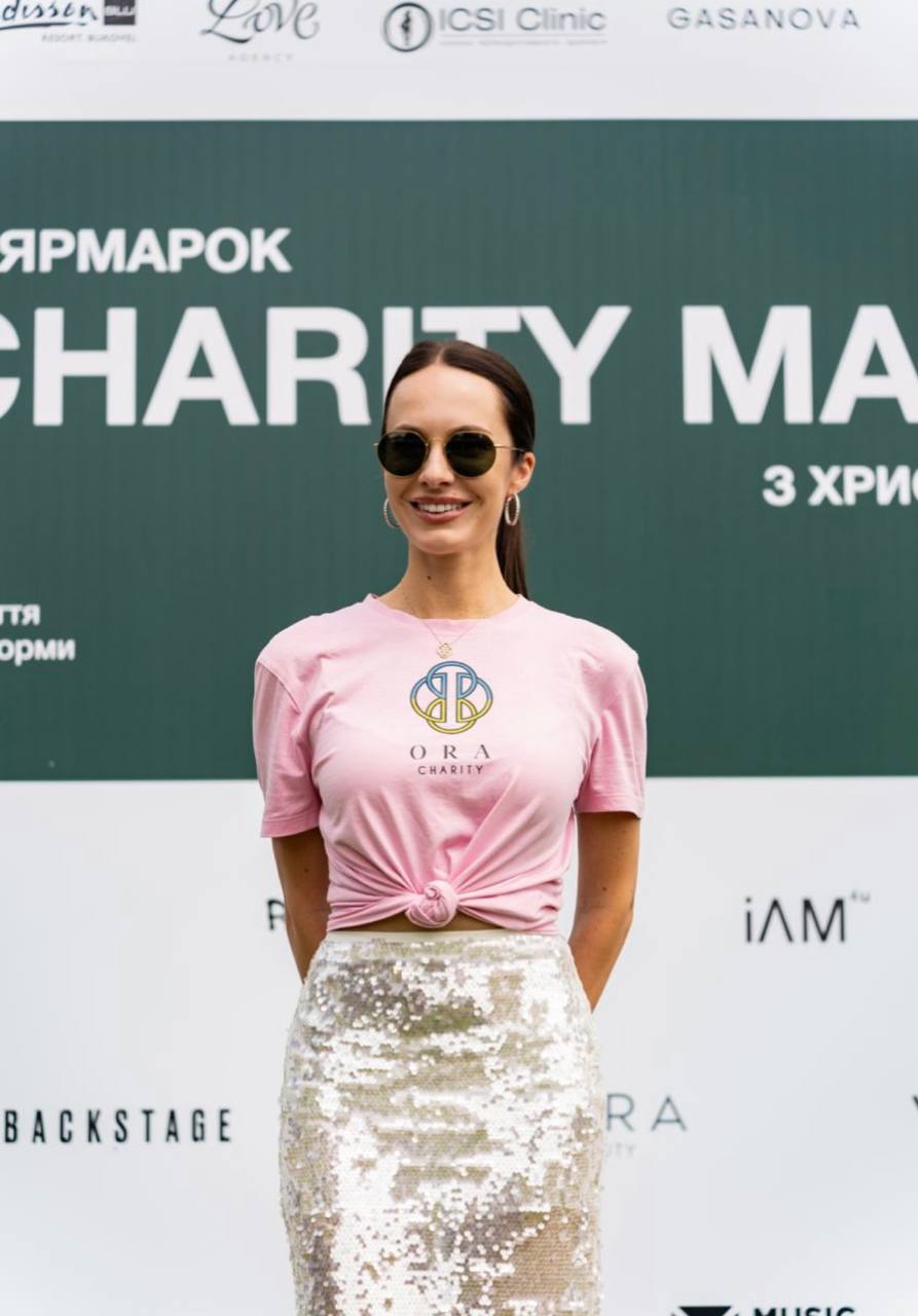 Виступ KOLA та збір для жінок-військовичок: як минув ORA CHARITY MARKET