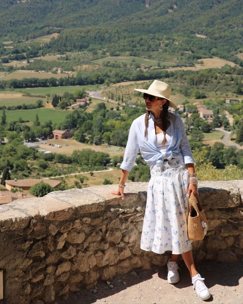 Лавандовый вайб: как прошел отпуск Джессики Альбы в Провансе