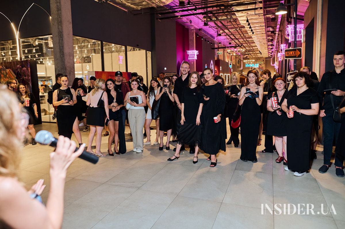 Анна Трінчер та інші зіркові гості на прем’єрі фільму «Ворон» у Києві