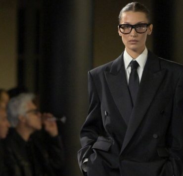 Белла Хадід повернулася на подіум! Розглядаємо колекцію Saint Laurent SS&#8217;25