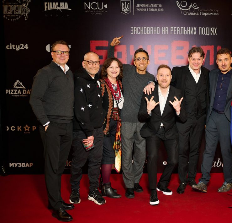 Остап Ступка с любимой, Ксения Мишина и другие гости премьеры «БожеВільних»