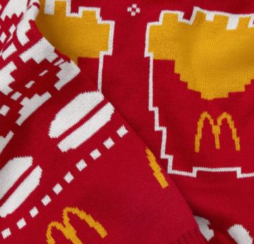 McDonald`s представил коллекцию рождественского мерча