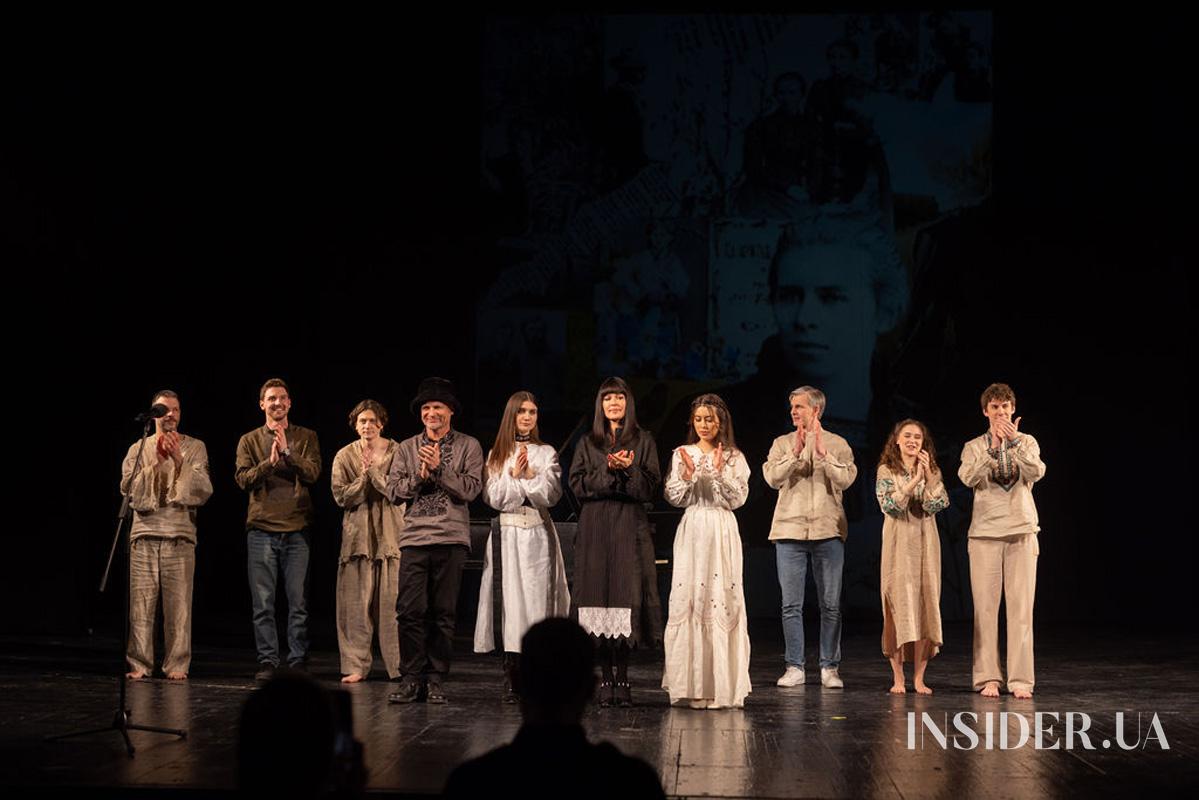 Monatik, Даша Астаф’єва та інші герої поетичної ночі від ELLE у театрі ім. Лесі Українки