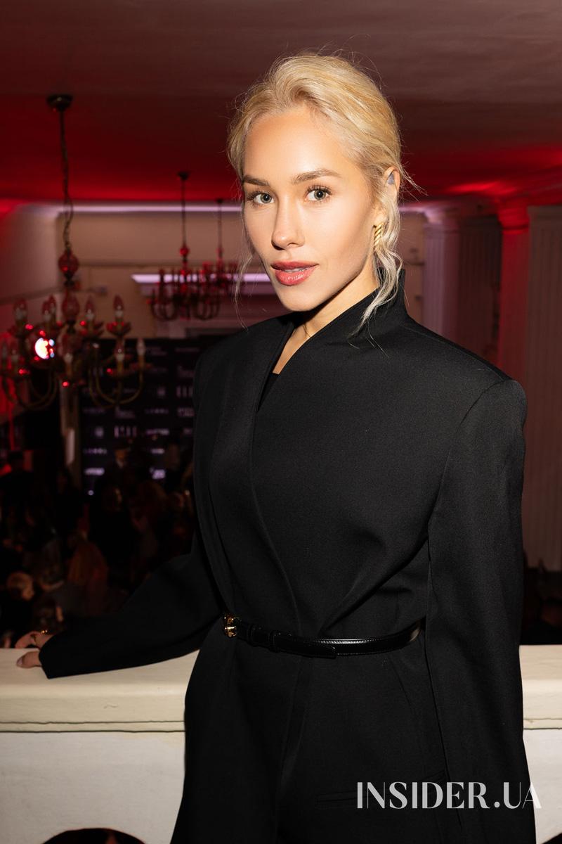 Monatik, Даша Астаф’єва та інші герої поетичної ночі від ELLE у театрі ім. Лесі Українки