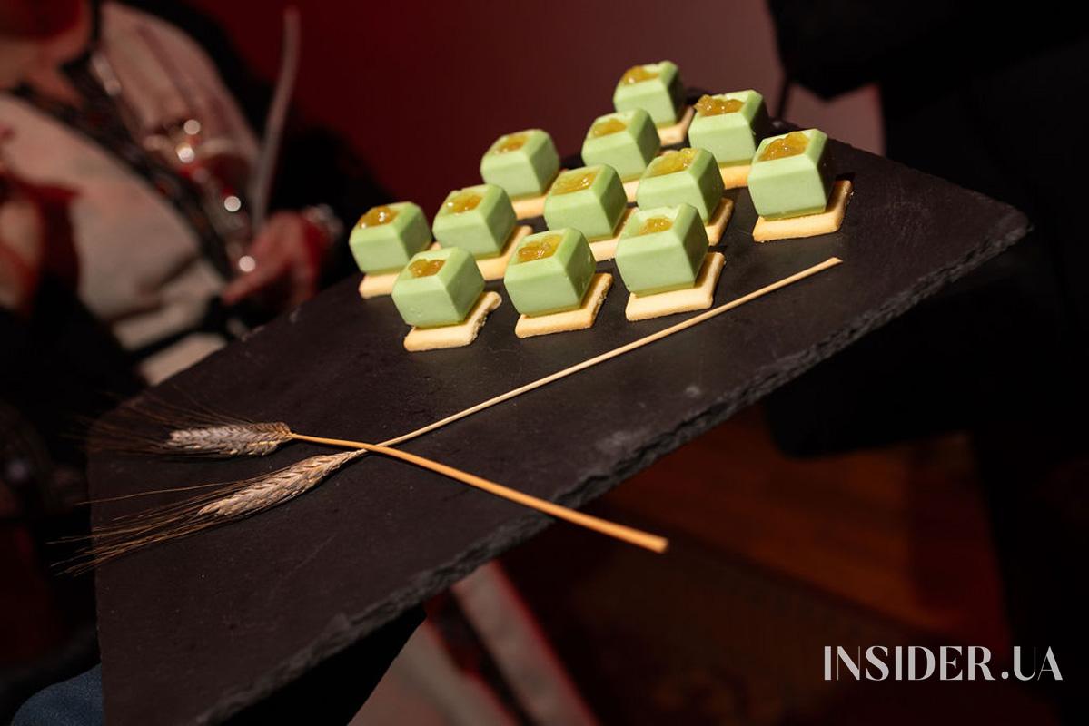 Monatik, Даша Астаф’єва та інші герої поетичної ночі від ELLE у театрі ім. Лесі Українки