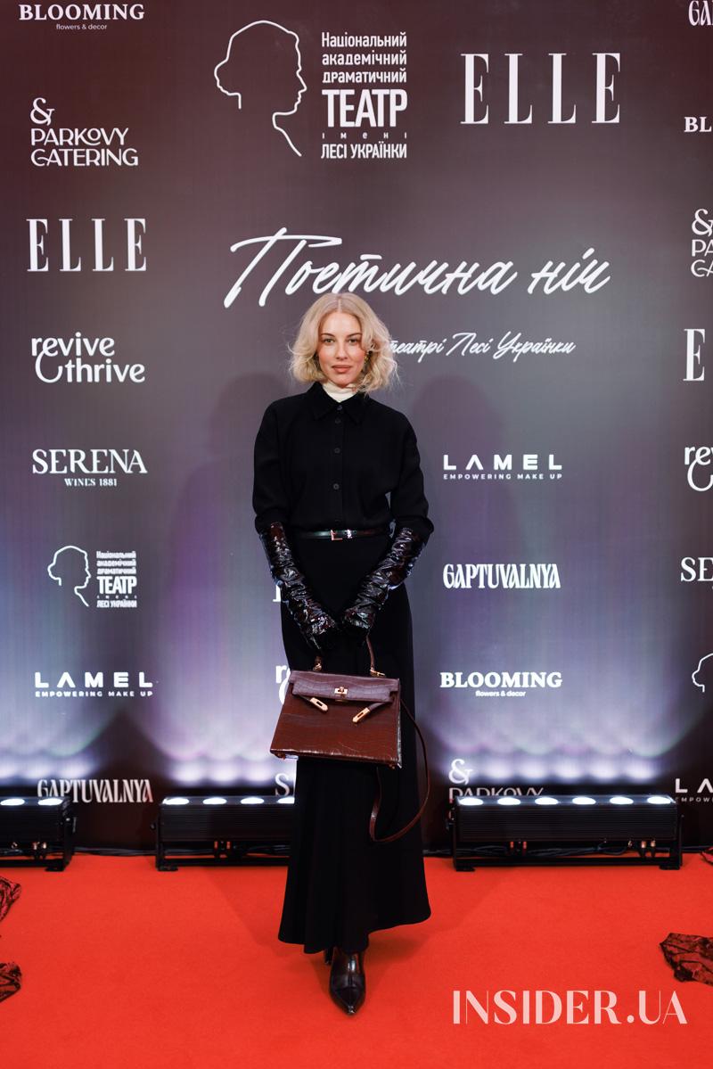 Monatik, Даша Астаф’єва та інші герої поетичної ночі від ELLE у театрі ім. Лесі Українки