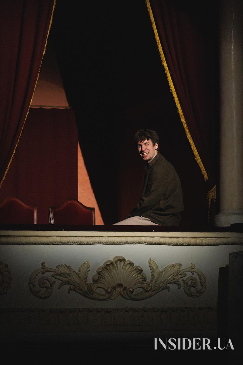 Monatik, Даша Астаф’єва та інші герої поетичної ночі від ELLE у театрі ім. Лесі Українки