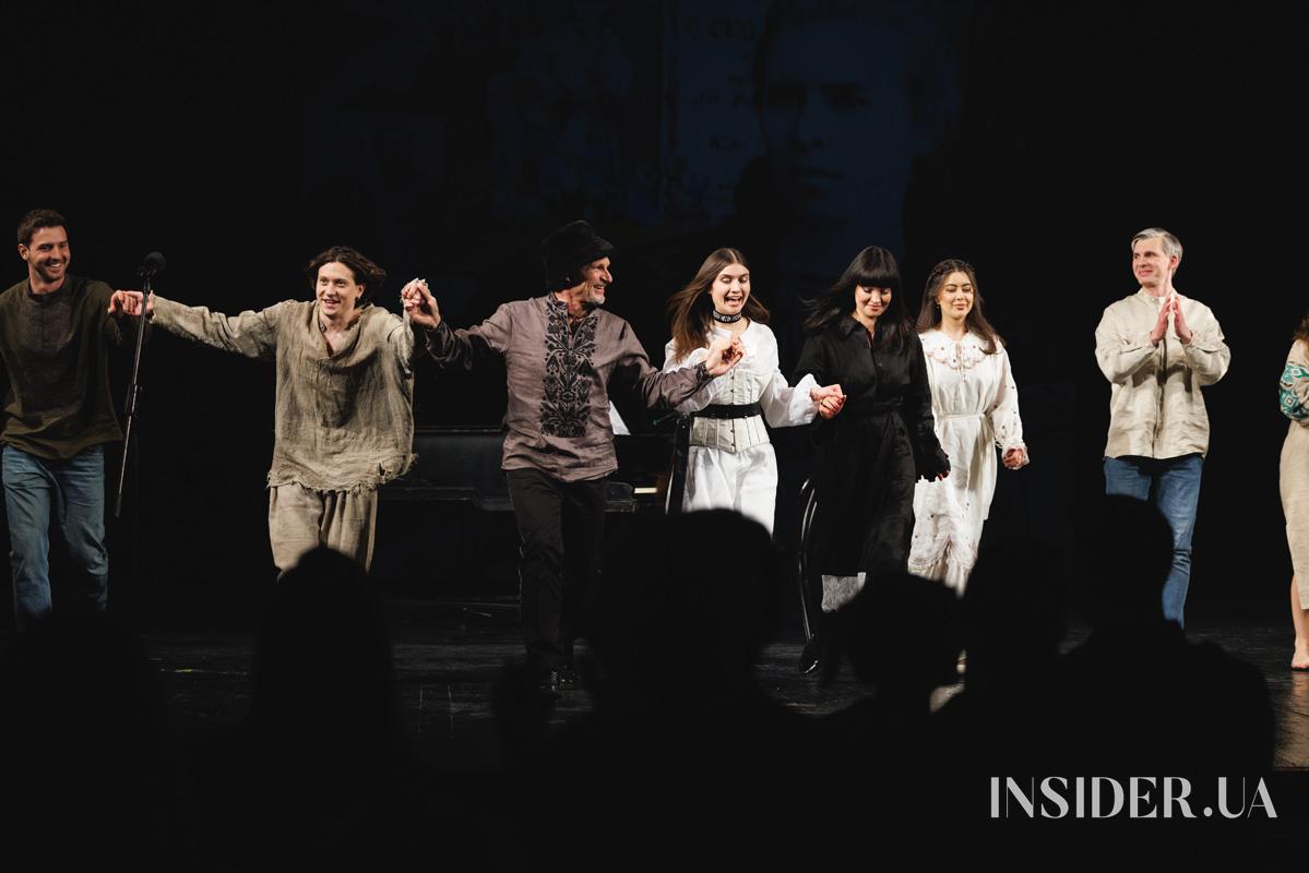 Monatik, Даша Астаф’єва та інші герої поетичної ночі від ELLE у театрі ім. Лесі Українки