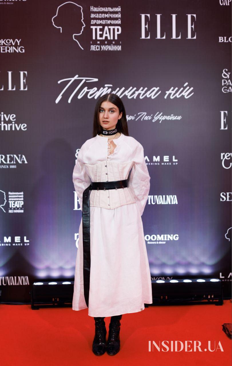 Monatik, Даша Астаф’єва та інші герої поетичної ночі від ELLE у театрі ім. Лесі Українки