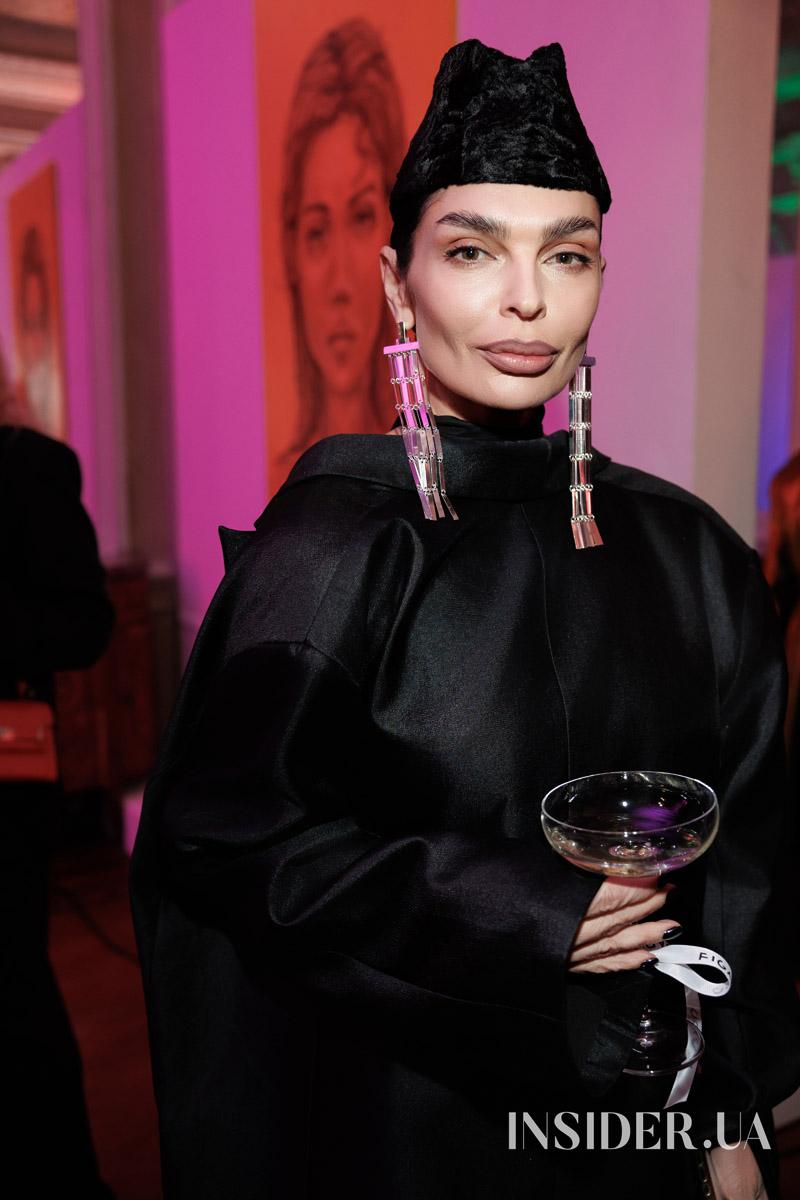 «Заговори, щоб я тебе побачив»: Вікторія Кагаловська презентувала персональну виставку