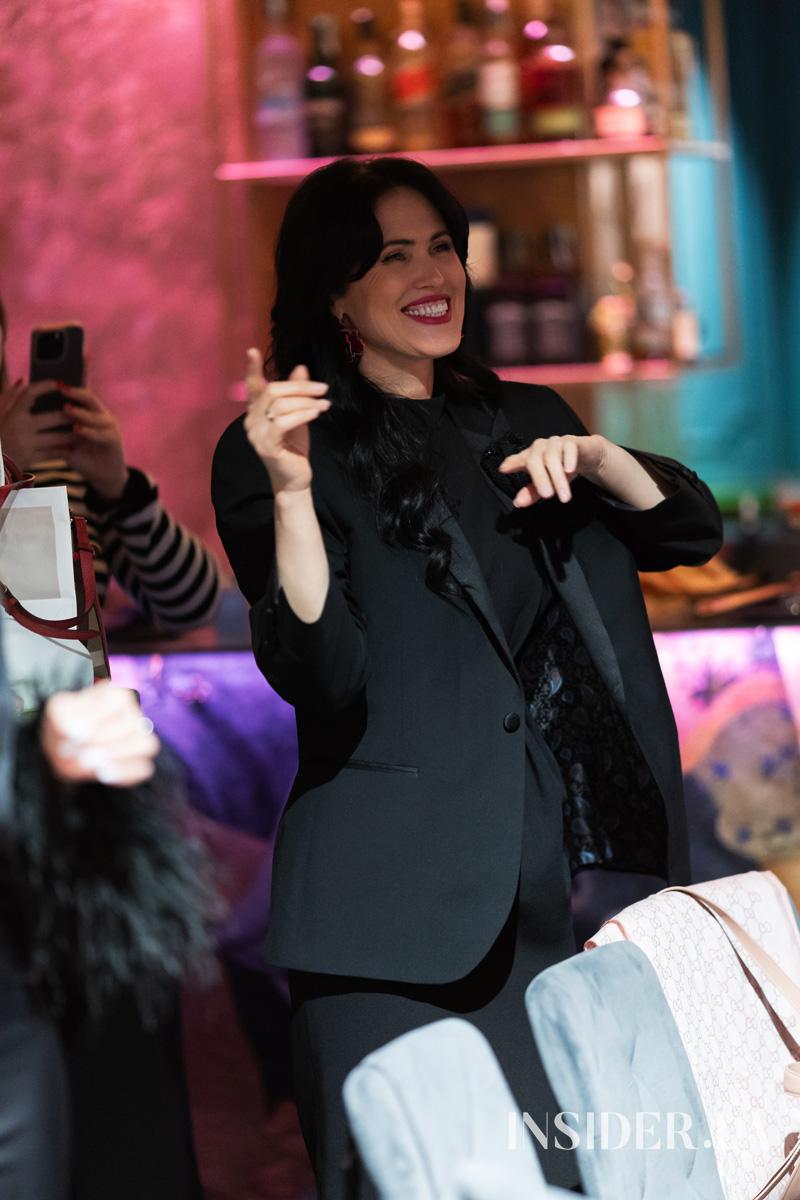 Оля Цибульська представила свою дебютну книжку