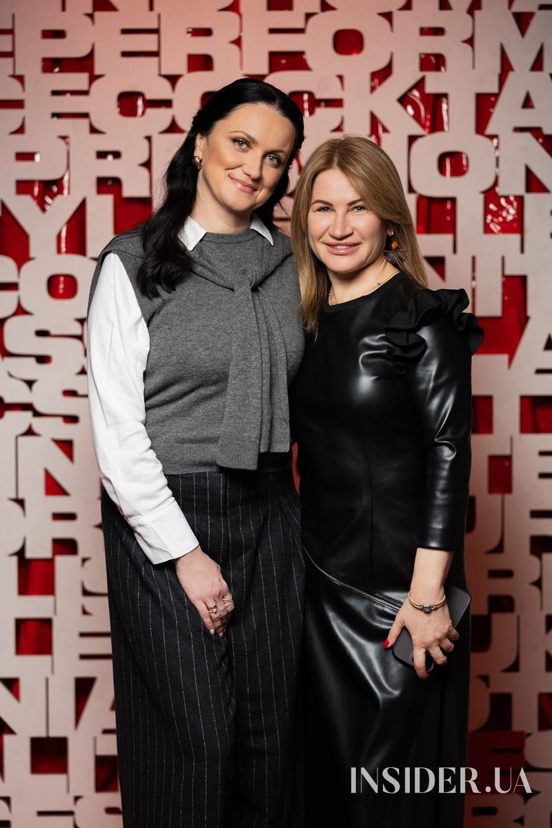 Оля Цибульська представила свою дебютну книжку