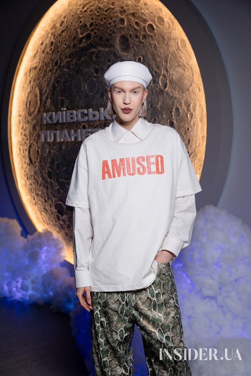 «Зірочка палай»: Анна Трінчер презентувала новий кліп у київському Планетарії